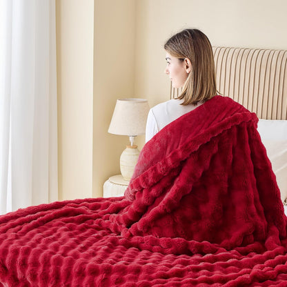 NEWCOSPLAY Faux Fur Throw Blanket Red Bubble Blanket Thick Warm Soft for Couch Sofa Bed 550GSM