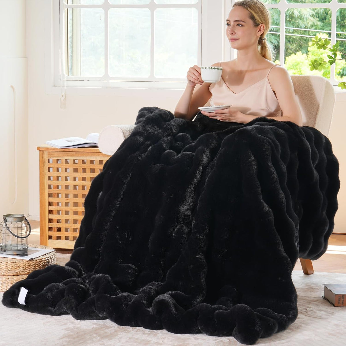 BENVWE Faux Fur Throw Blanket for Couch - Thickened Fluffy Soft Bubble Blanket for Living Room Home