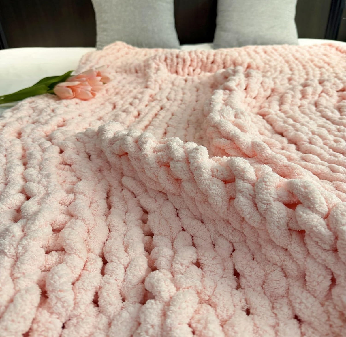 Chunky Knit Blanket Throw 40"x60", Chenille Throw Blankets, Handmade Warm & Cozy Blanket Couch Bed