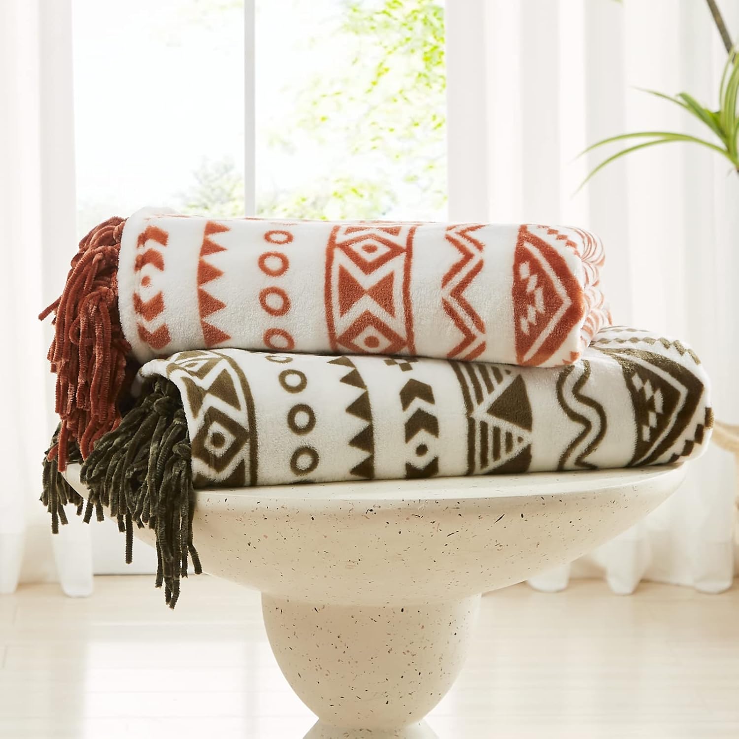 CASAAGUSTO Boho Throw Blanket - Terrcotta Decorative Blankets with Tassel, Printed Flannel Bohemian