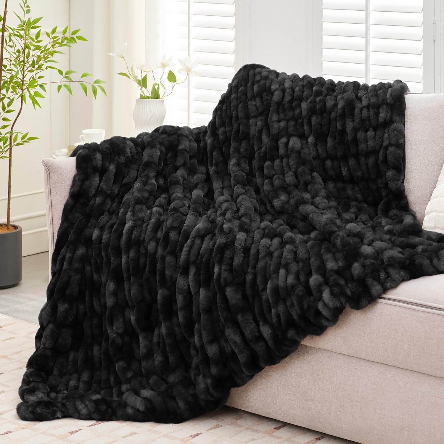 Ultra Soft Luxury Faux Fur Throw Blanket for Counch,Fuzzy Fluffy Plush Warm Cozy Elegant Wrinkled