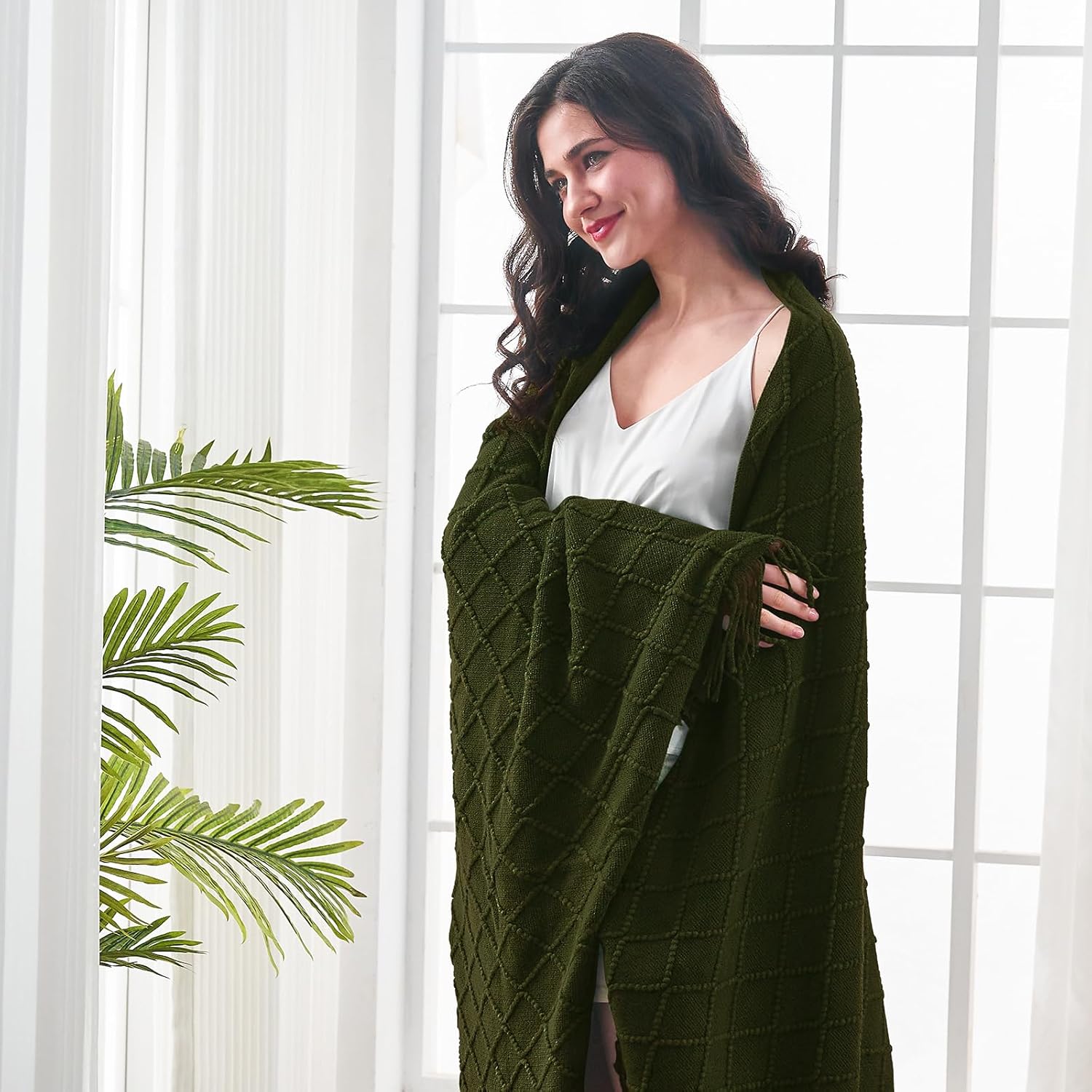 inhand Knitted Throw Blankets for Couch and Bed, Soft Cozy Knit Blanket with Tassel, Dark Green