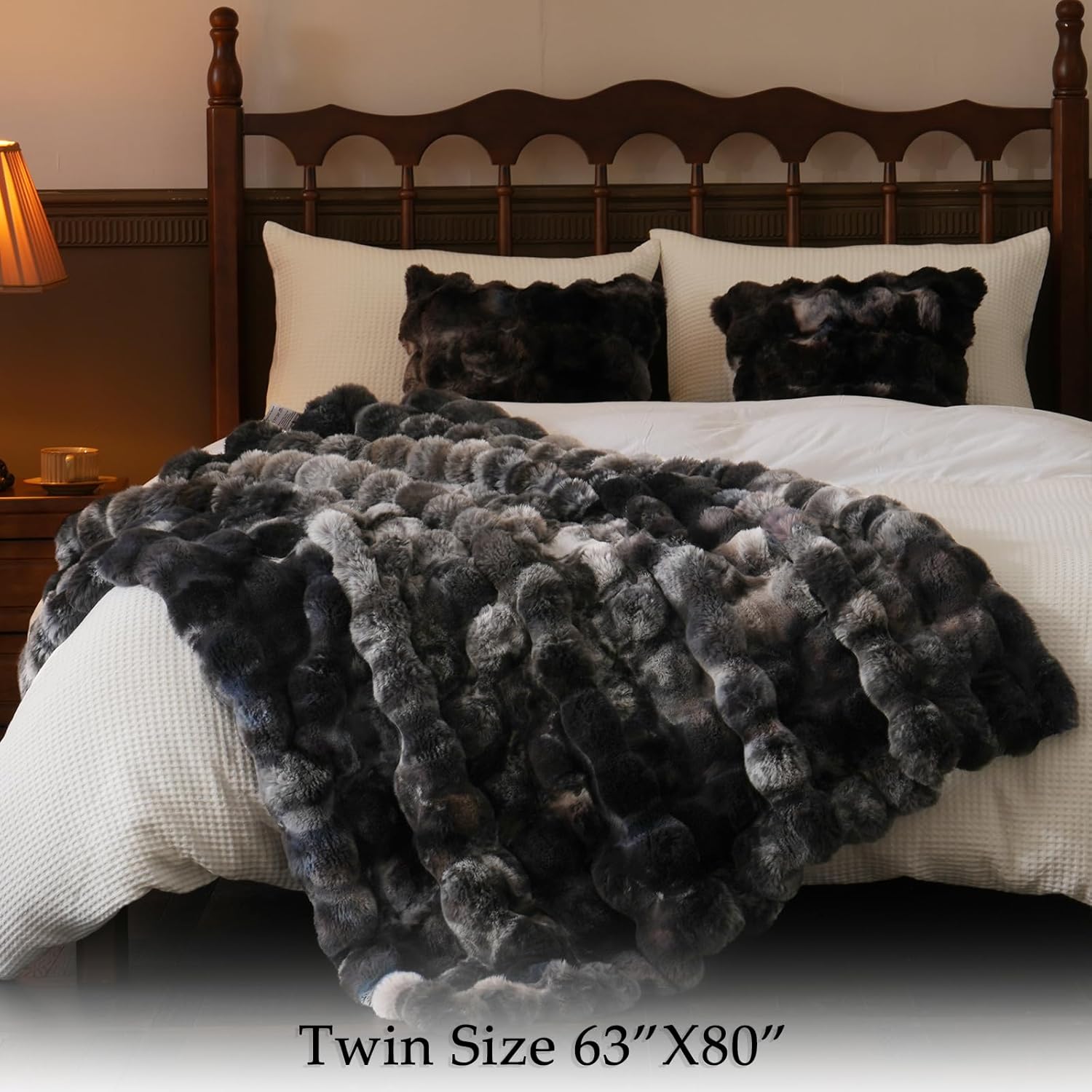 BENVWE Fluffy Faux Fur Throw Blanket for Couch, Soft Plush Thick Cozy Fuzzy Luxury Minky Bubble
