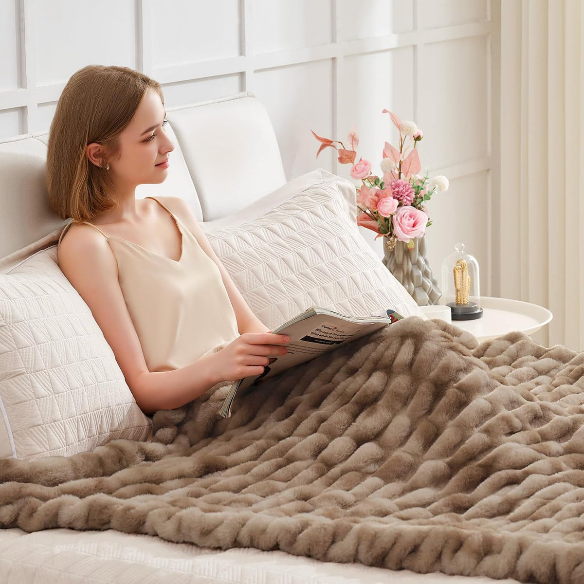 Ultra Soft Luxury Faux Fur Twin Blanket for Counch,Fuzzy Fluffy Plush Warm Cozy Elegant Wrinkled
