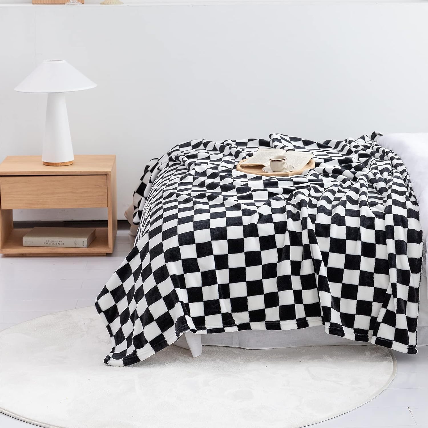 LOMAO Throw Blankets Flannel Blanket with Checkerboard Grid Pattern Soft Throw Blanket for Couch