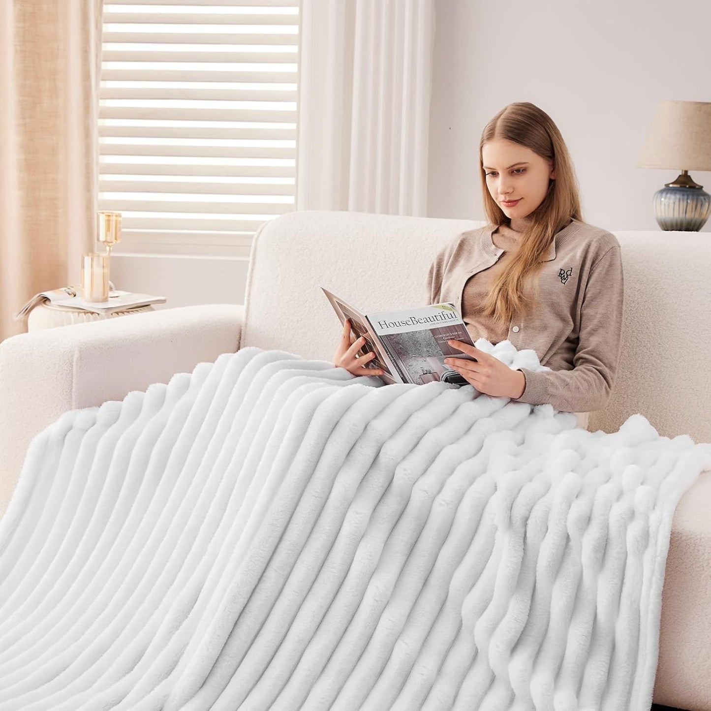 NEWCOSPLAY Super Soft Queen Blanket White Premium Silky Flannel Fleece 3D Ribbed Jacquard