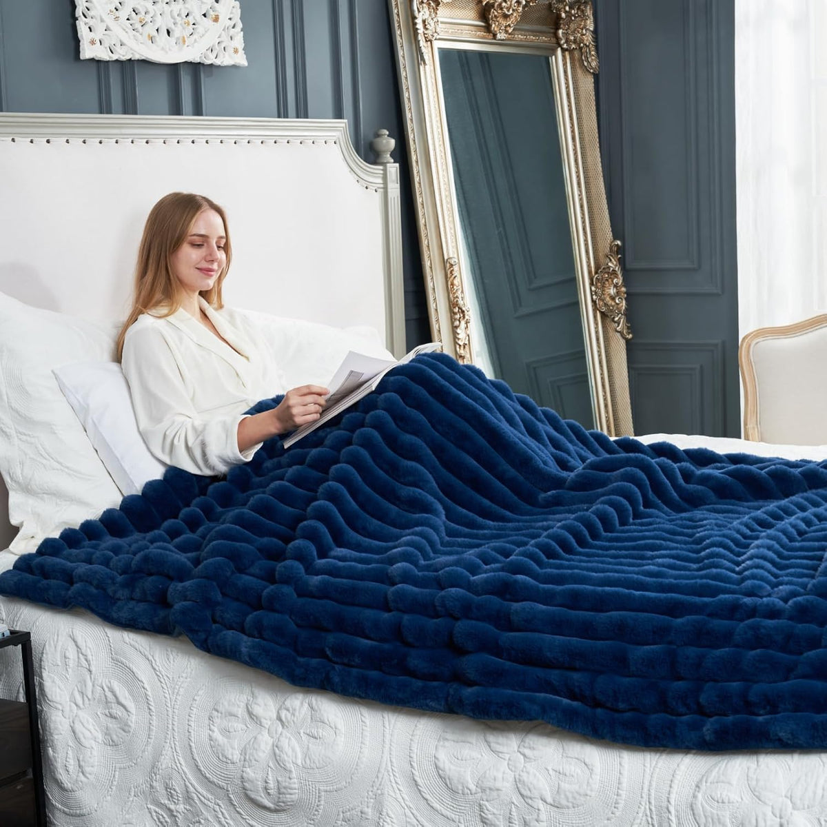 Cozy Bliss Faux Fur Throw Blanket for Couch, Cozy Warm Plush Striped Blanket for Sofa Bedroom