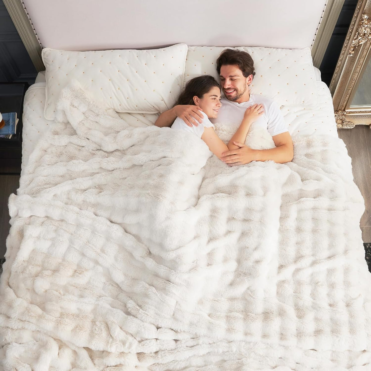 Cozy Bliss Faux Fur Throw Blanket for Couch, Fuzzy Soft Plush Thick Bubble Blanket for Sofa Bedroom