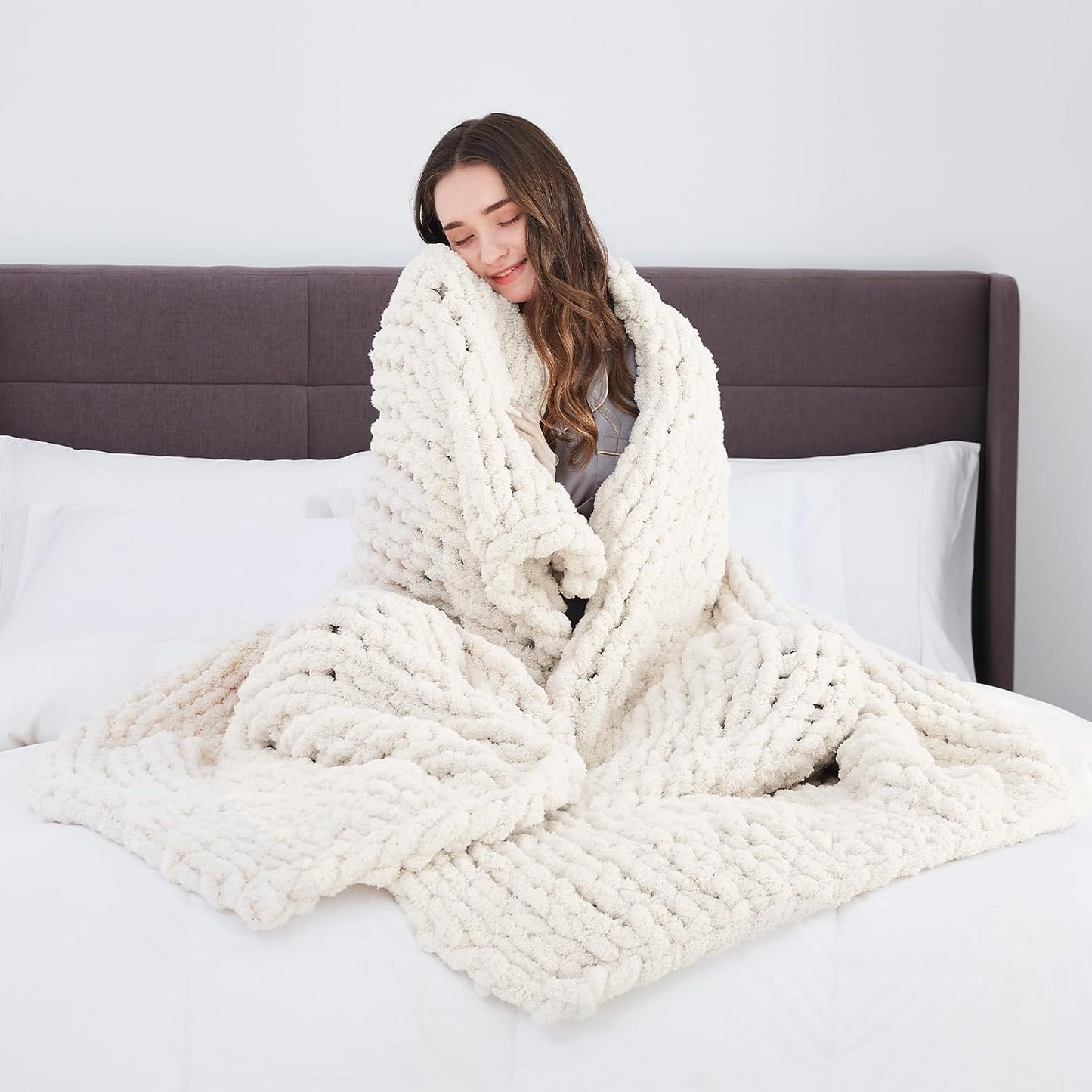 L'AGRATY Chunky Knit Blanket Throw: 72''x84'' Chenille Chunky Knitted Throw Blanket for Bed Couch