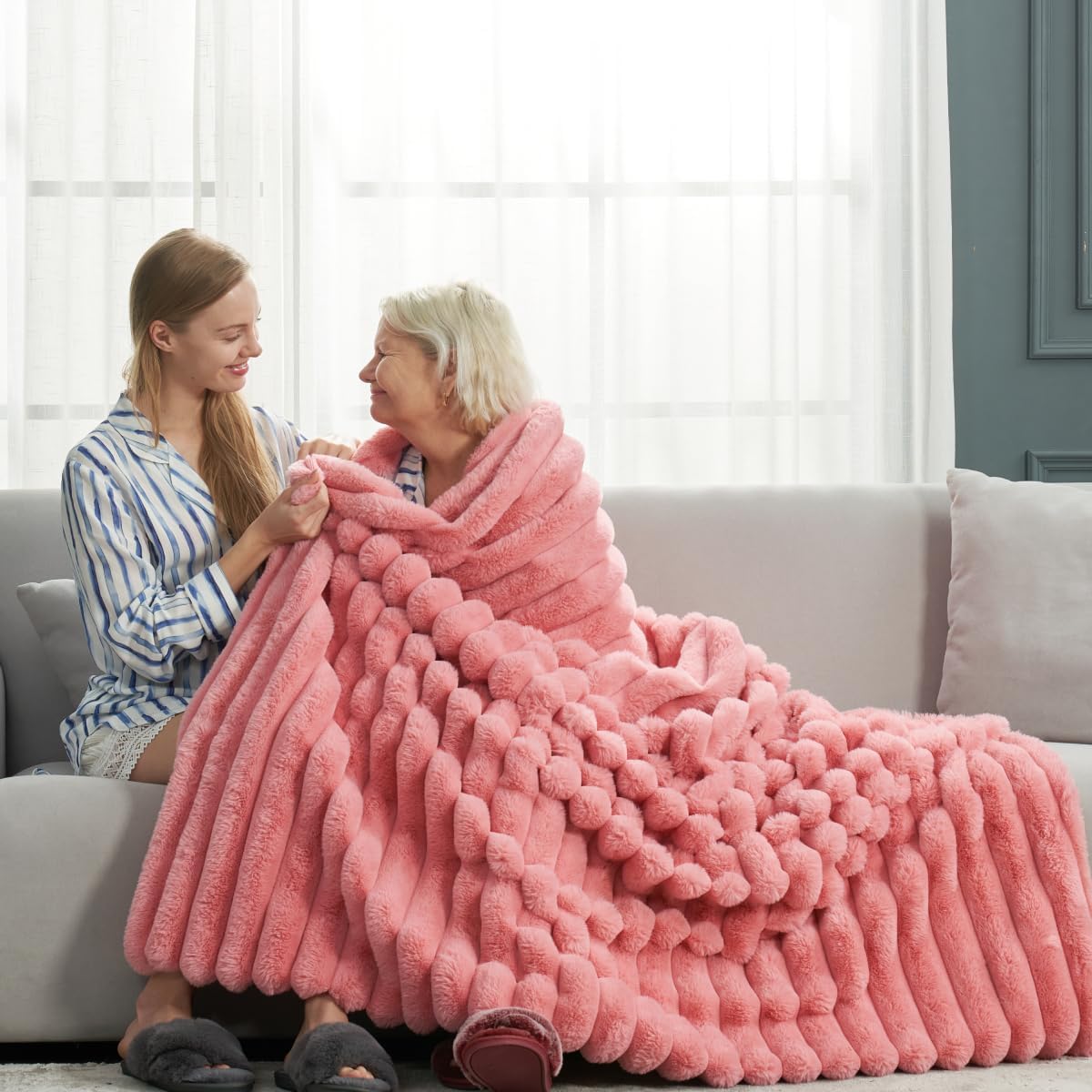 Cozy Bliss Faux Fur Throw Blanket for Couch, Cozy Warm Plush Striped Blanket for Sofa Bedroom