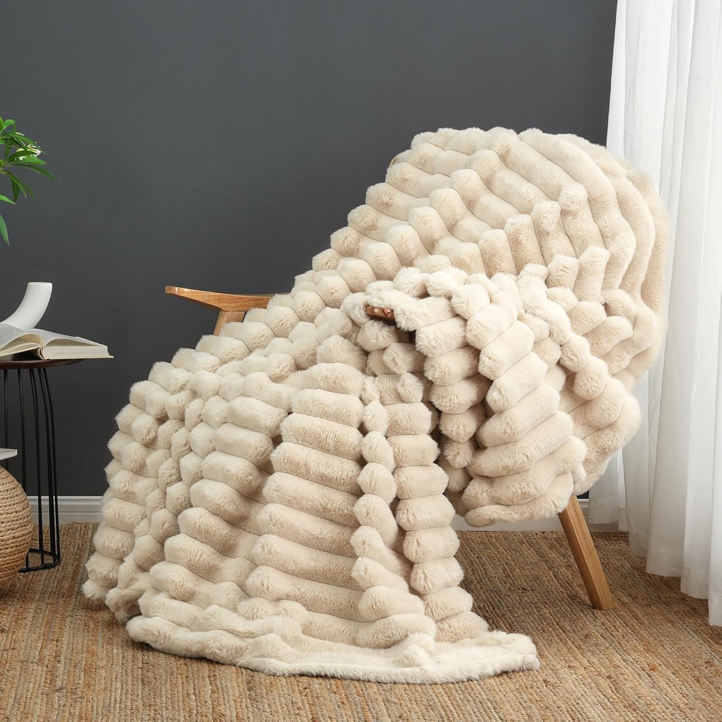 Cozy Bliss Faux Fur Throw Blanket for Couch, Cozy Warm Plush Striped Blanket for Sofa Bedroom