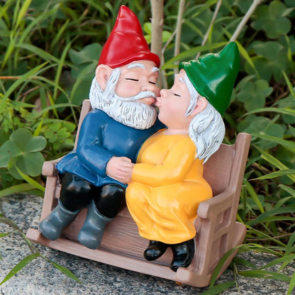 Kiss Garden Gnome Statue Valentine's Day Gifts Couple in Love Collectible Figurine Mr and Mrs Gnome