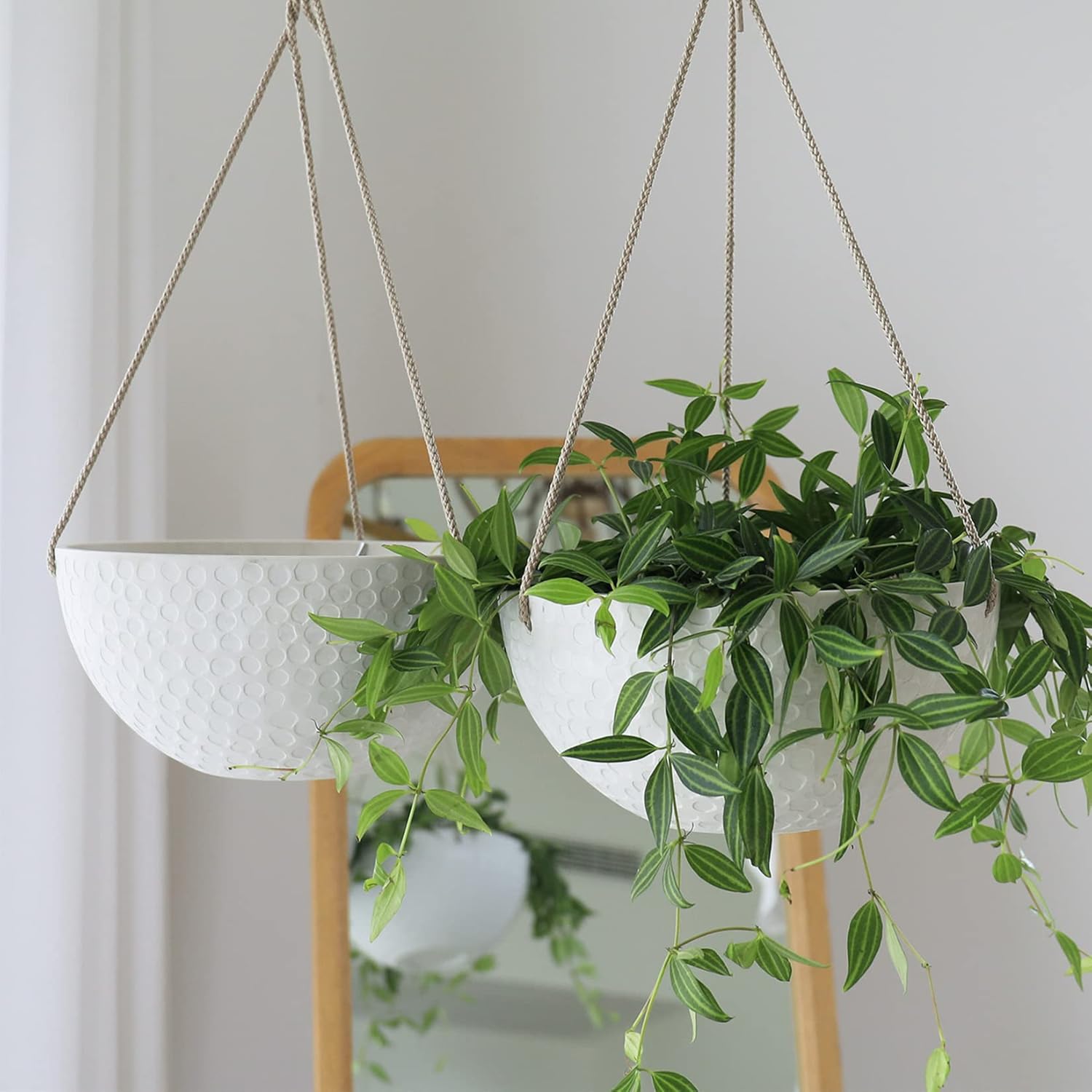 LA JOLIE MUSE 10 Inch Hanging Planters for Indoor Plants, Outdoor Garden Planter Pots, White