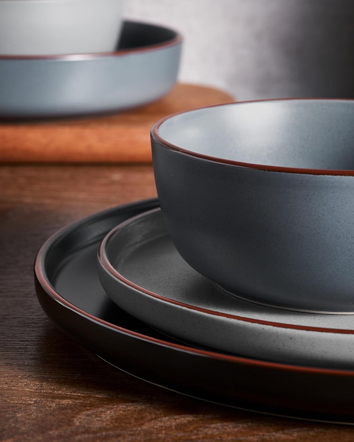 Famiware Mercury 24 Pieces Dinnerware Sets, Plates and Bowls Sets for 8, Microwave and Dishwasher