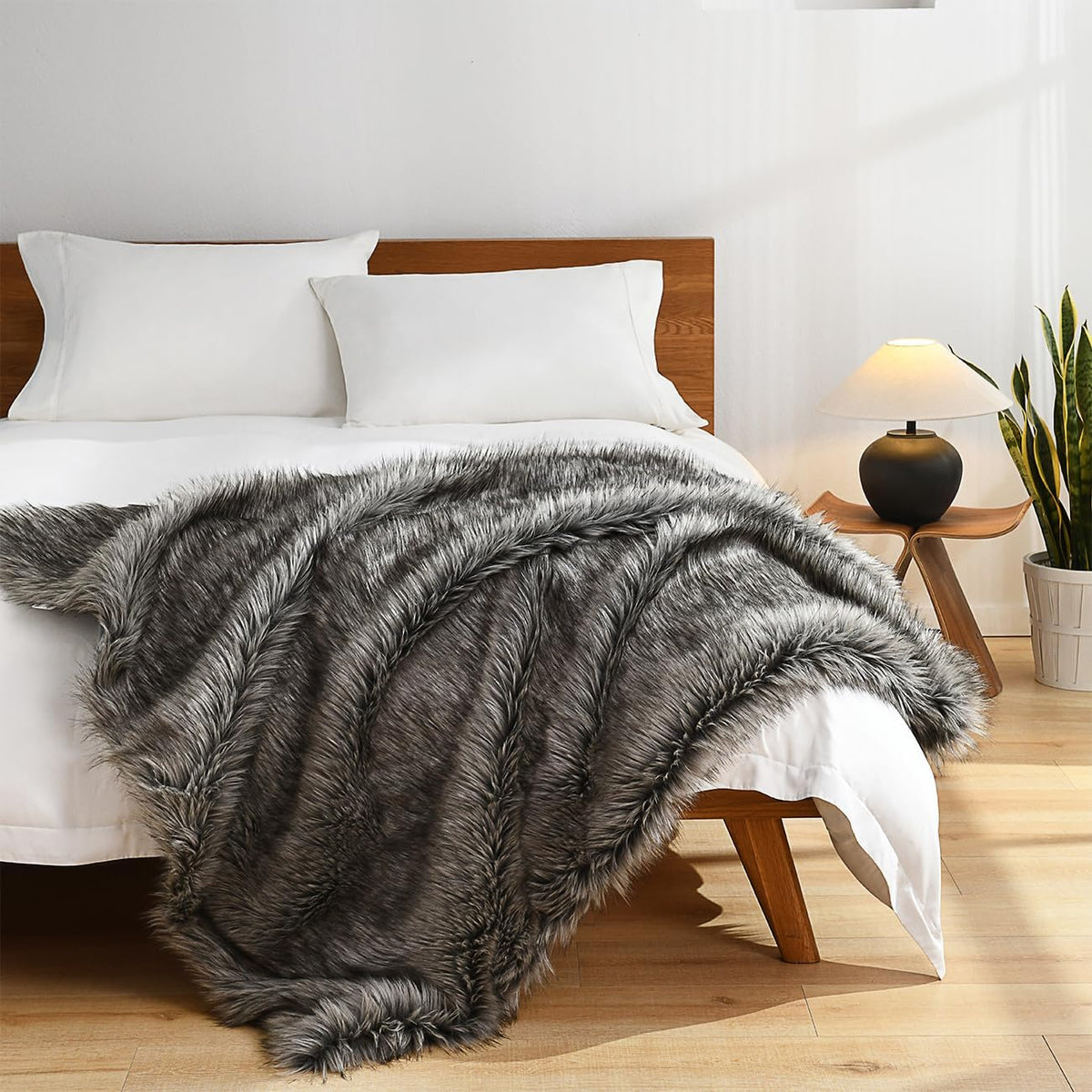 HORIMOTE HOME Luxury Plush Faux Fur Throw Blanket, Long Pile Grey with Black Tipped Blanket, Super