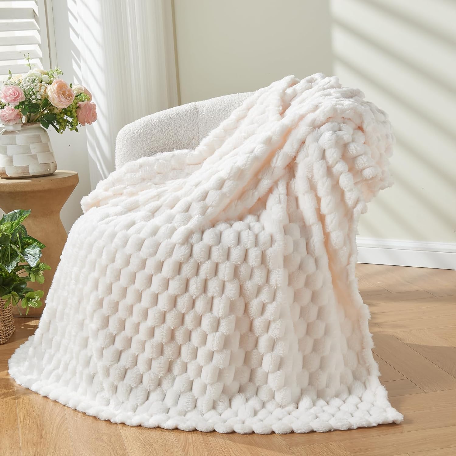 NEWCOSPLAY Super Soft Twin Blanket Ivory Premium Silky Flannel Fleece 3D Clouds Stylish Jacquard