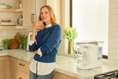 AquaTru Carafe Smart | Countertop Water Purifier for PFAS and Other Contaminants with Exclusive