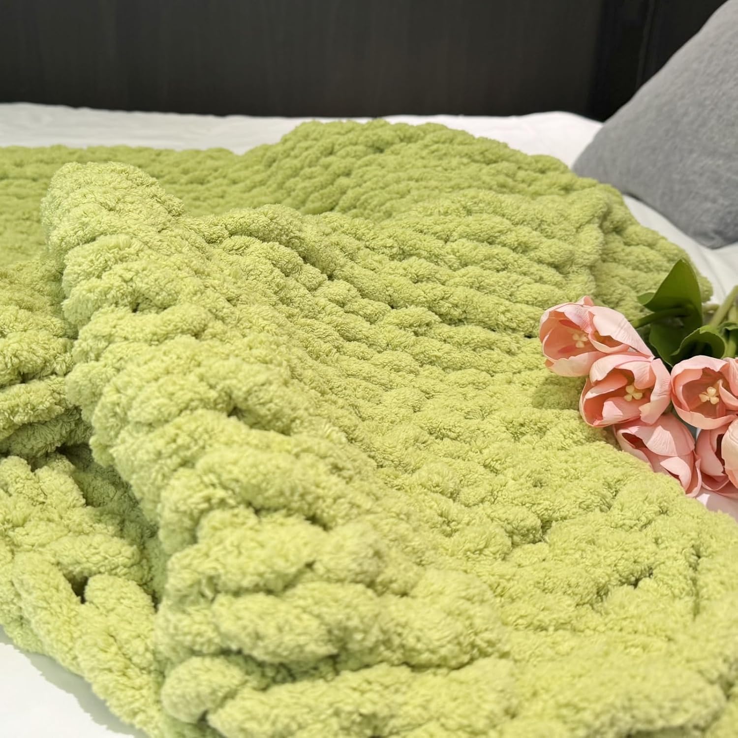 Chunky Knit Blanket Throw 40"×40", Chenille Throw Blankets, Handmade Warm & Cozy Blanket Couch Bed