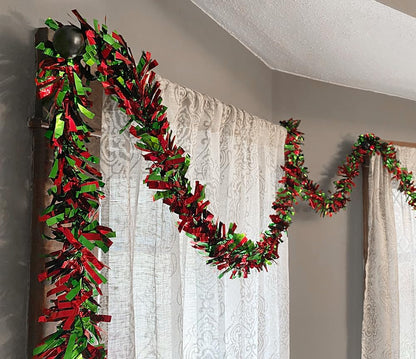 Anderson's Red & Green Metallic Tinsel Twist for Trailer Or Golf Cart, 4 inches Wide x 25 ft Long