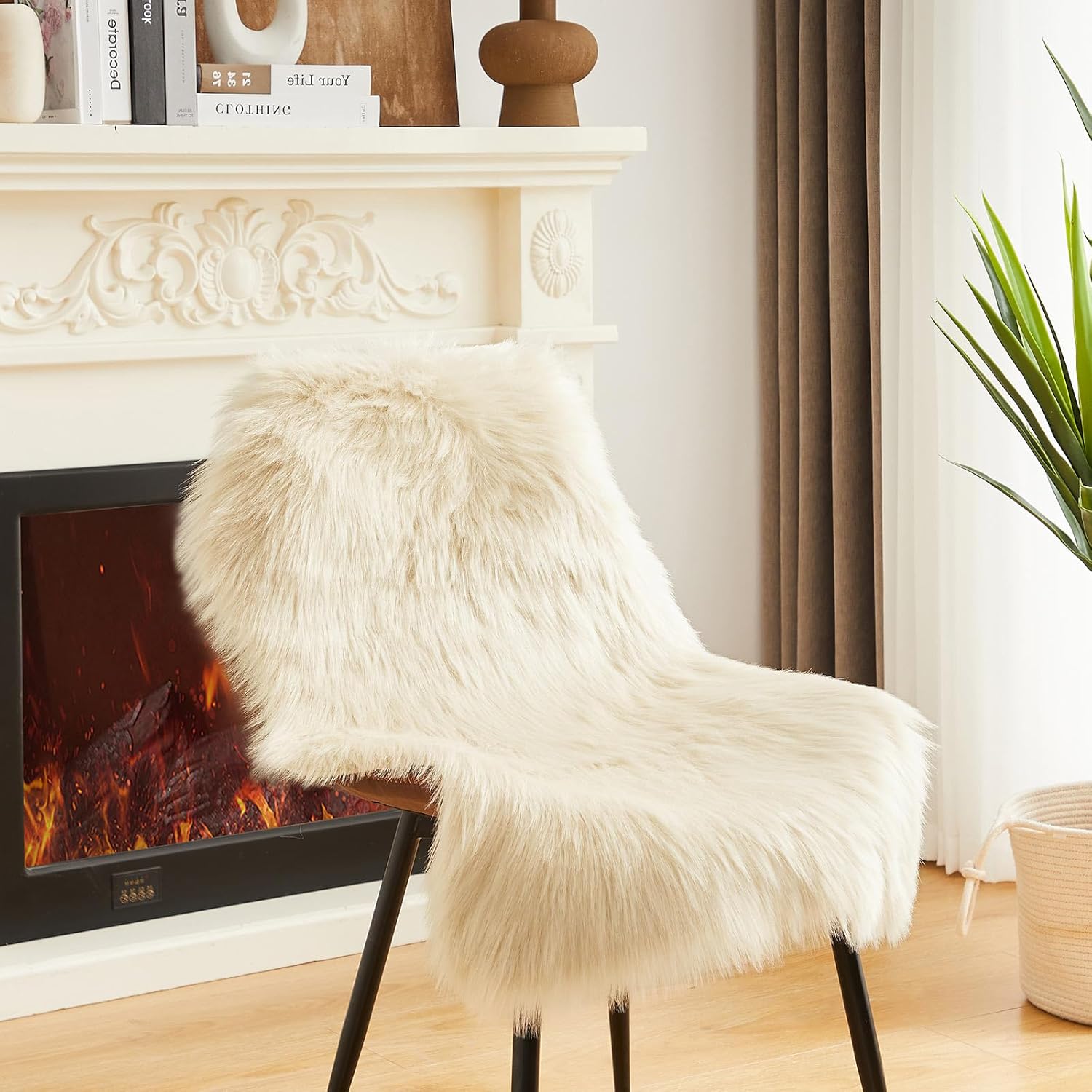 AMTOVO Faux Fur Rug, Beige Small Area Rug, Fluffy Sheepskin Rug, Fuzzy Ultra Soft 2 x 3 ft Shag