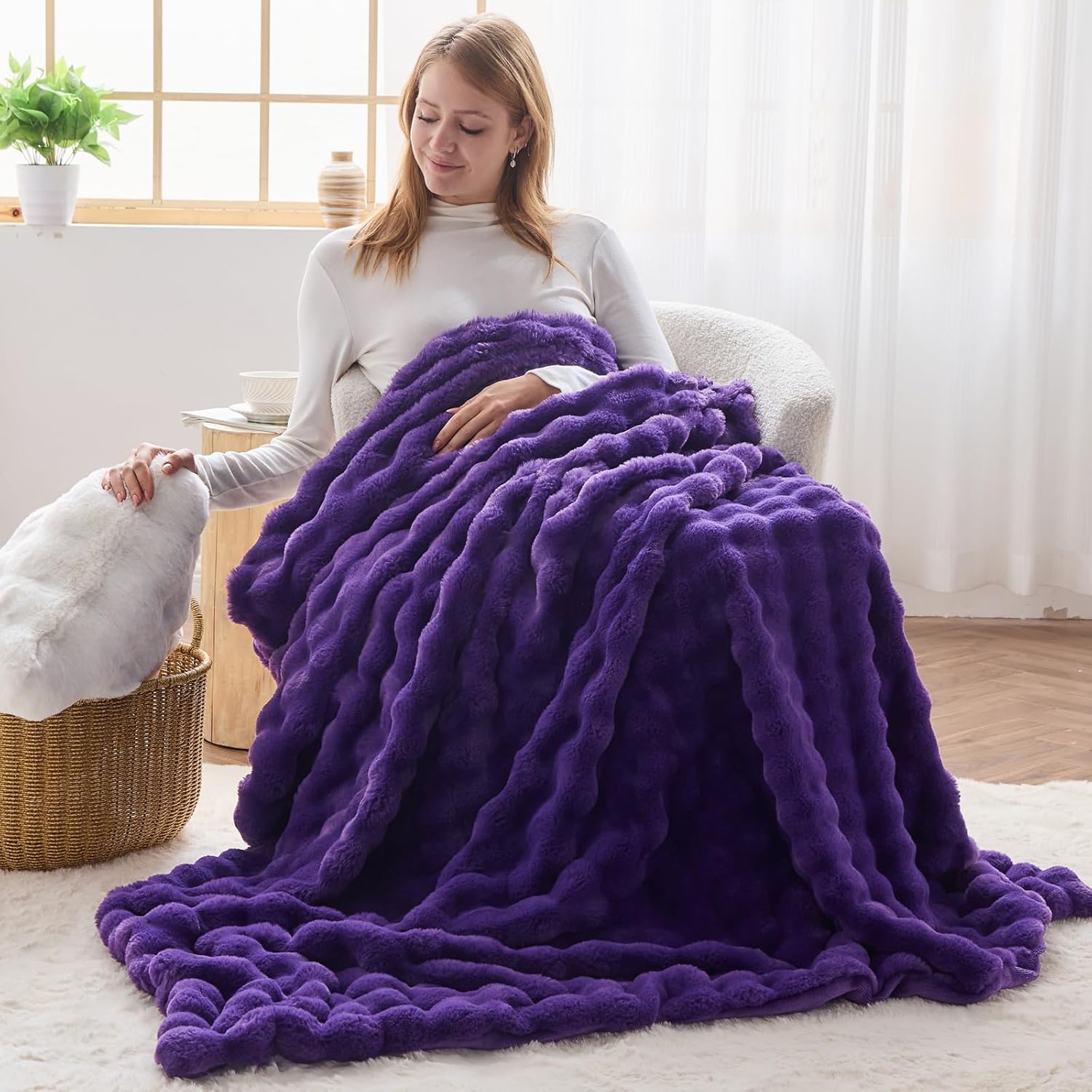 NEWCOSPLAY Faux Fur Throw Blanket Purple Bubble Blanket Thick Warm Soft for Couch Sofa Bed 550GSM