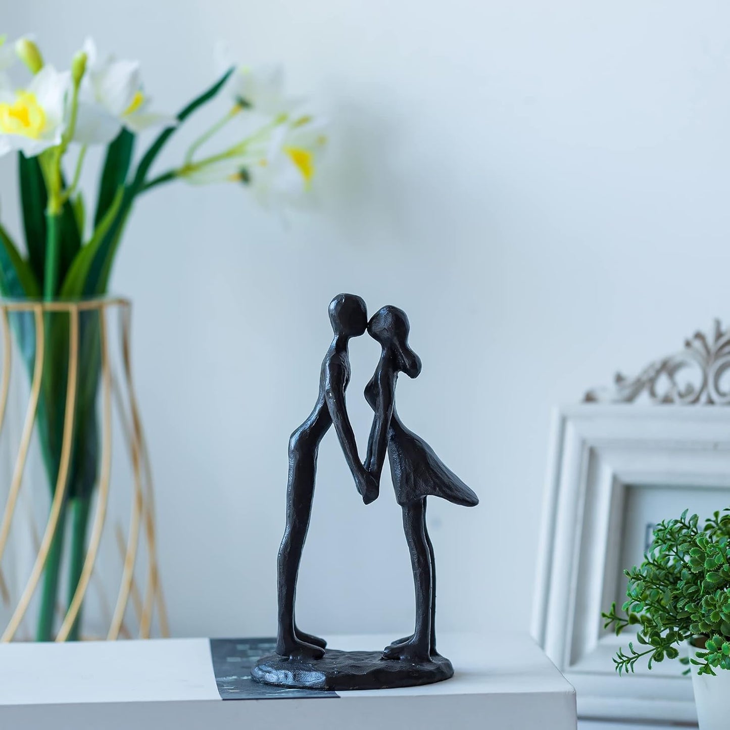 Sziqiqi Couple Sculptures Cast Iron Gift for Anniversaries Wedding Small Modern Abstract Figurine