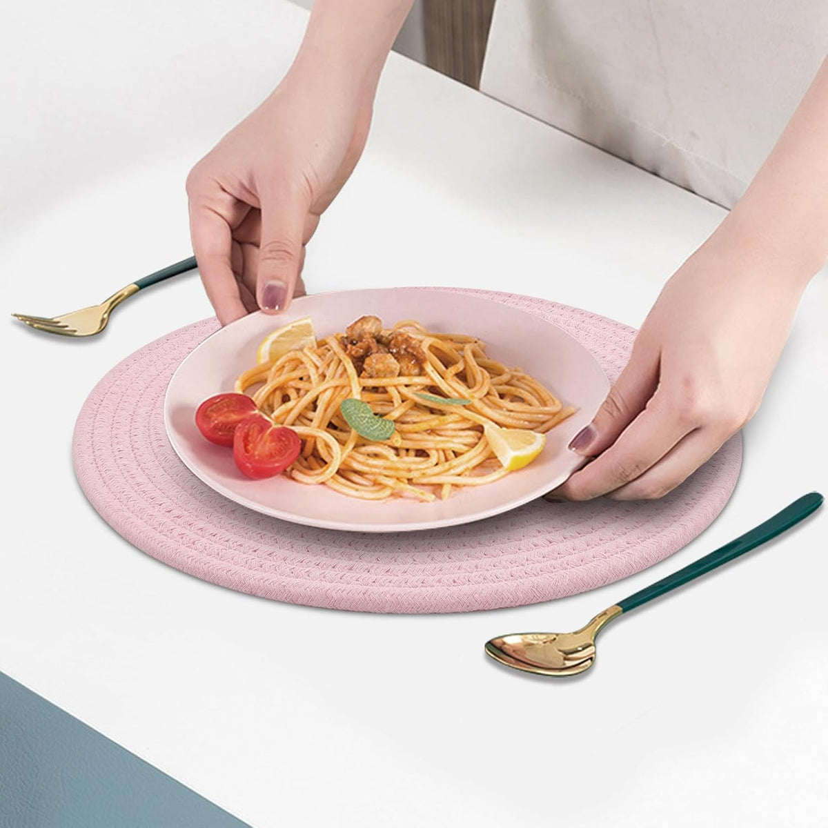 Round Placemats Set of 6, Cotton Rope Woven Table Mats, Hot Pads for Kitchen, Non Slip Heat