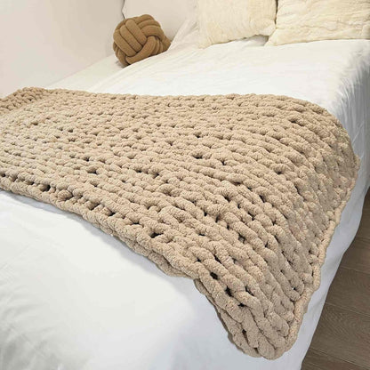 Chunky Knit Blanket Throw 48"x71", Chenille Throw Blankets, Handmade Warm & Cozy Blanket Couch Bed
