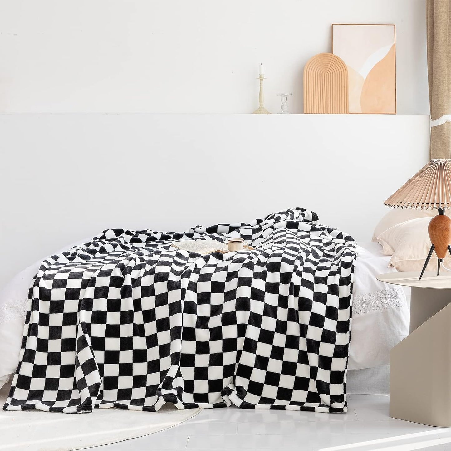 LOMAO Throw Blankets Flannel Blanket with Checkerboard Grid Pattern Soft Throw Blanket for Couch