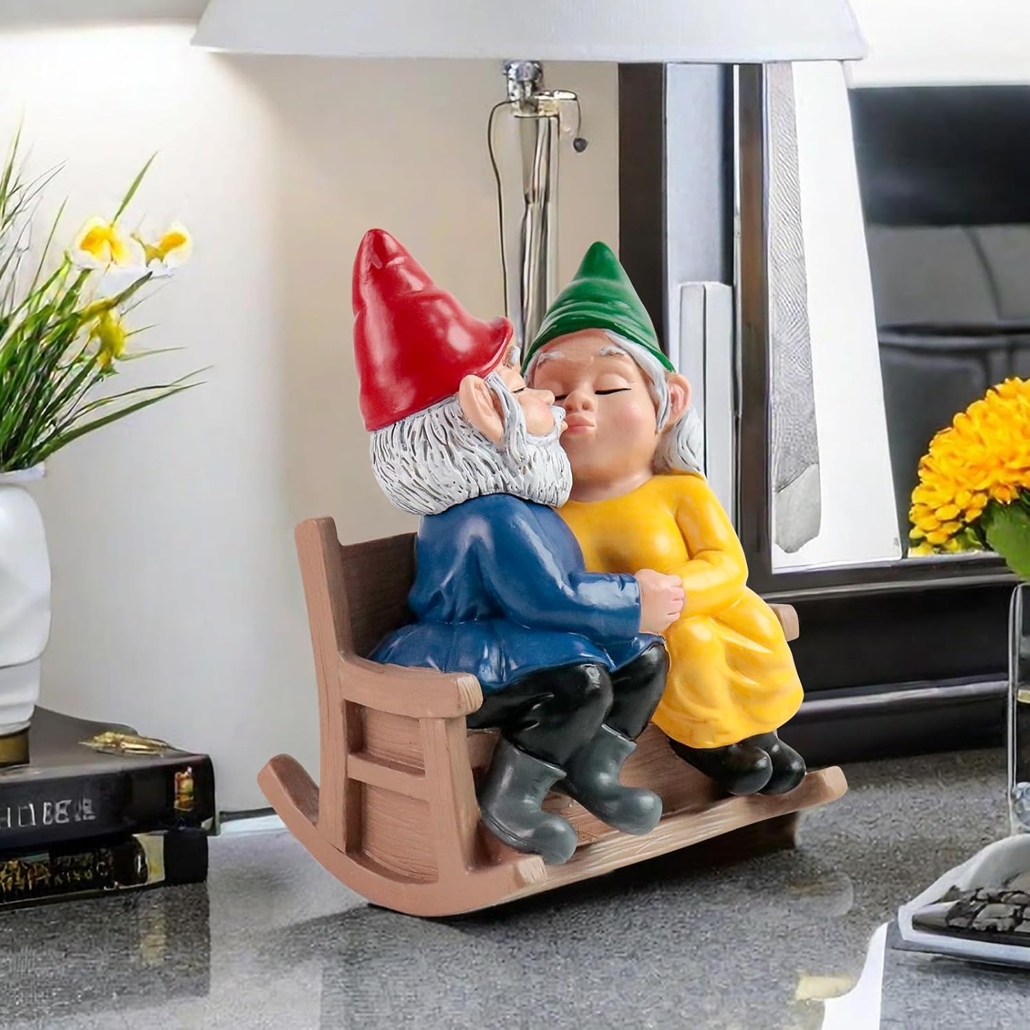 Kiss Garden Gnome Statue Valentine's Day Gifts Couple in Love Collectible Figurine Mr and Mrs Gnome