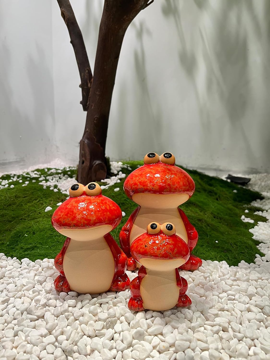 Frog Garden Decor Set of 3,Funny Cute Ceramic Frog Garden Statues Yard Decoration Outdoor Holiday