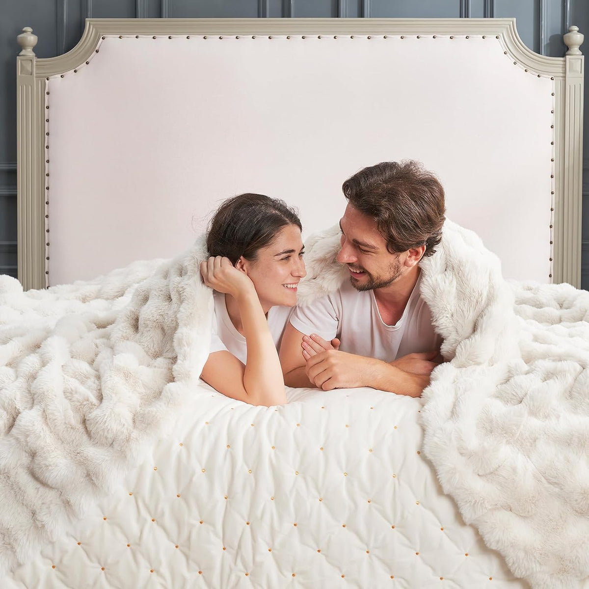 Cozy Bliss Faux Fur Throw Blanket for Couch, Fuzzy Soft Plush Thick Bubble Blanket for Sofa Bedroom