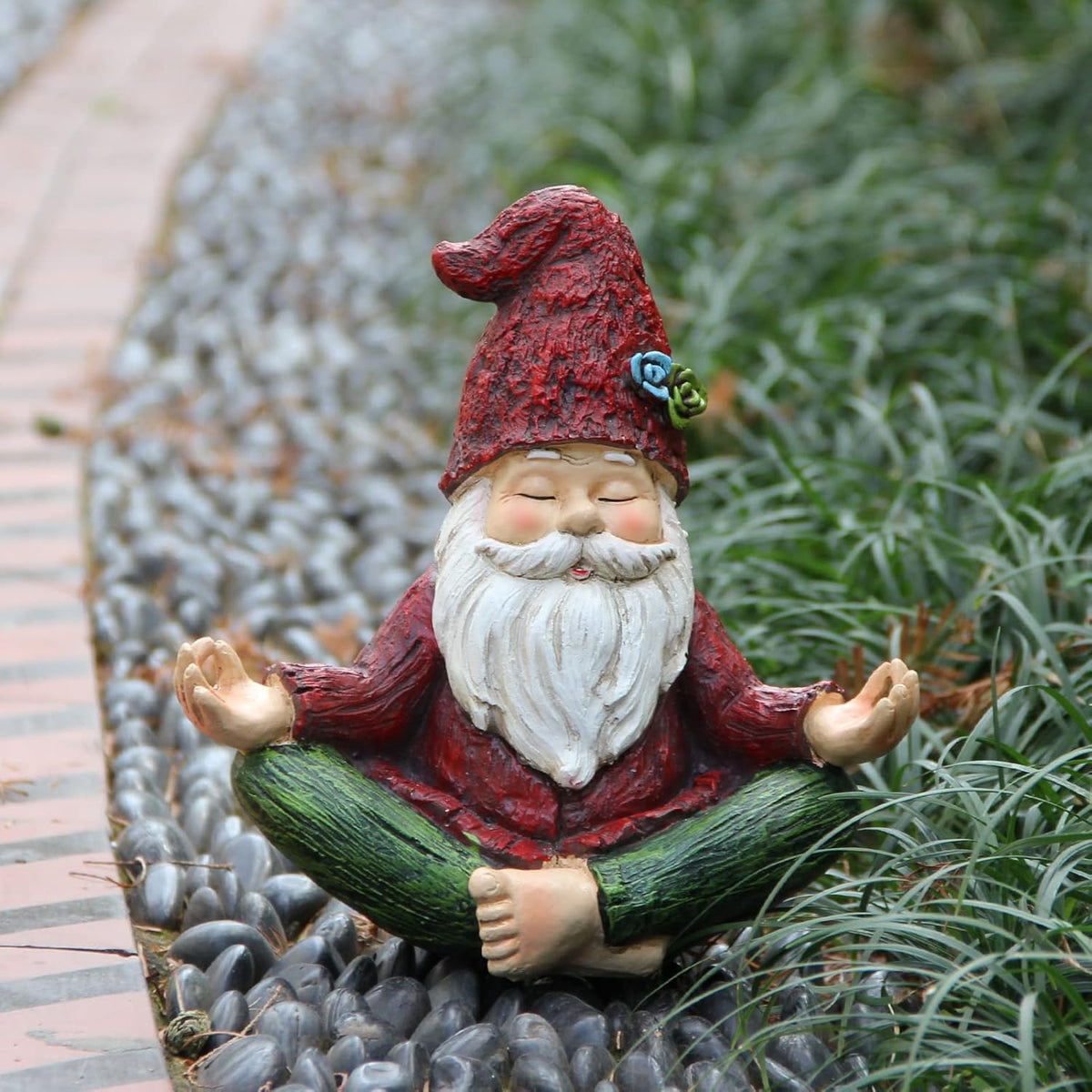 Garden Yoga Gnome Statue, Outdoor Gnomes Figurine with Solar Lights, Knome in Yoga Pose for Garden