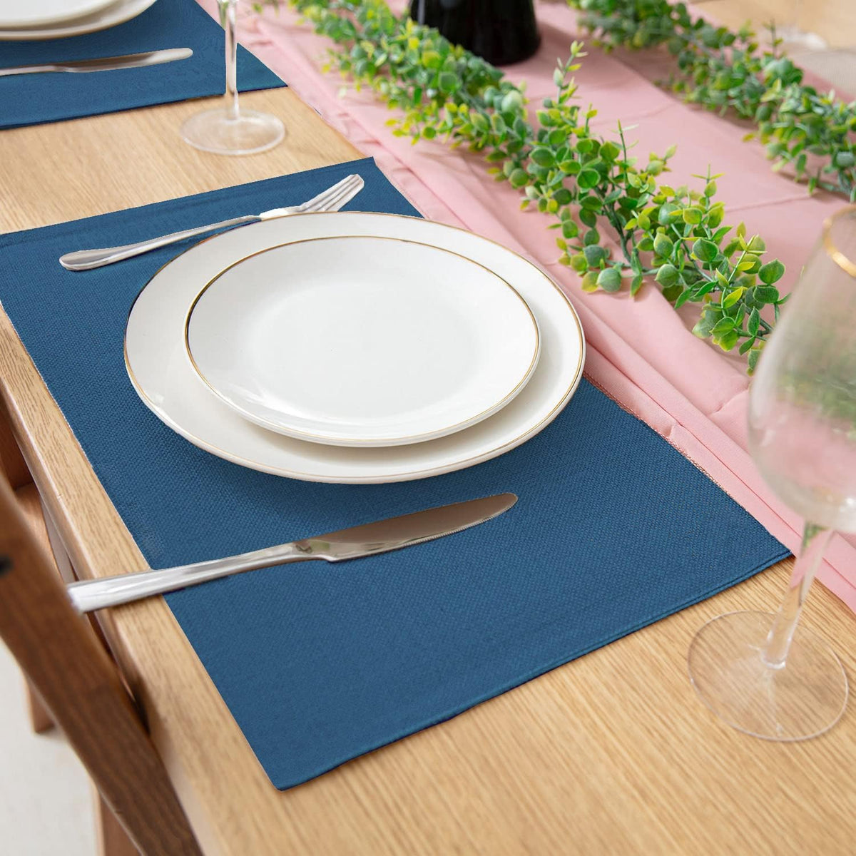 Cloth Placemats Set of 8, Linen Type Fabric Placemats Machine Washable Heat Resistant Placemats