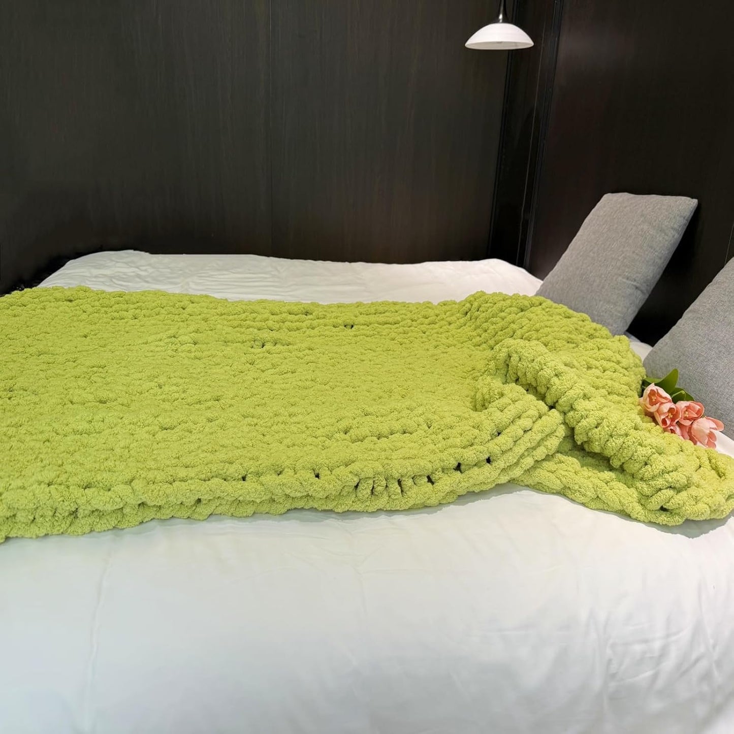 Chunky Knit Blanket Throw 40"×40", Chenille Throw Blankets, Handmade Warm & Cozy Blanket Couch Bed