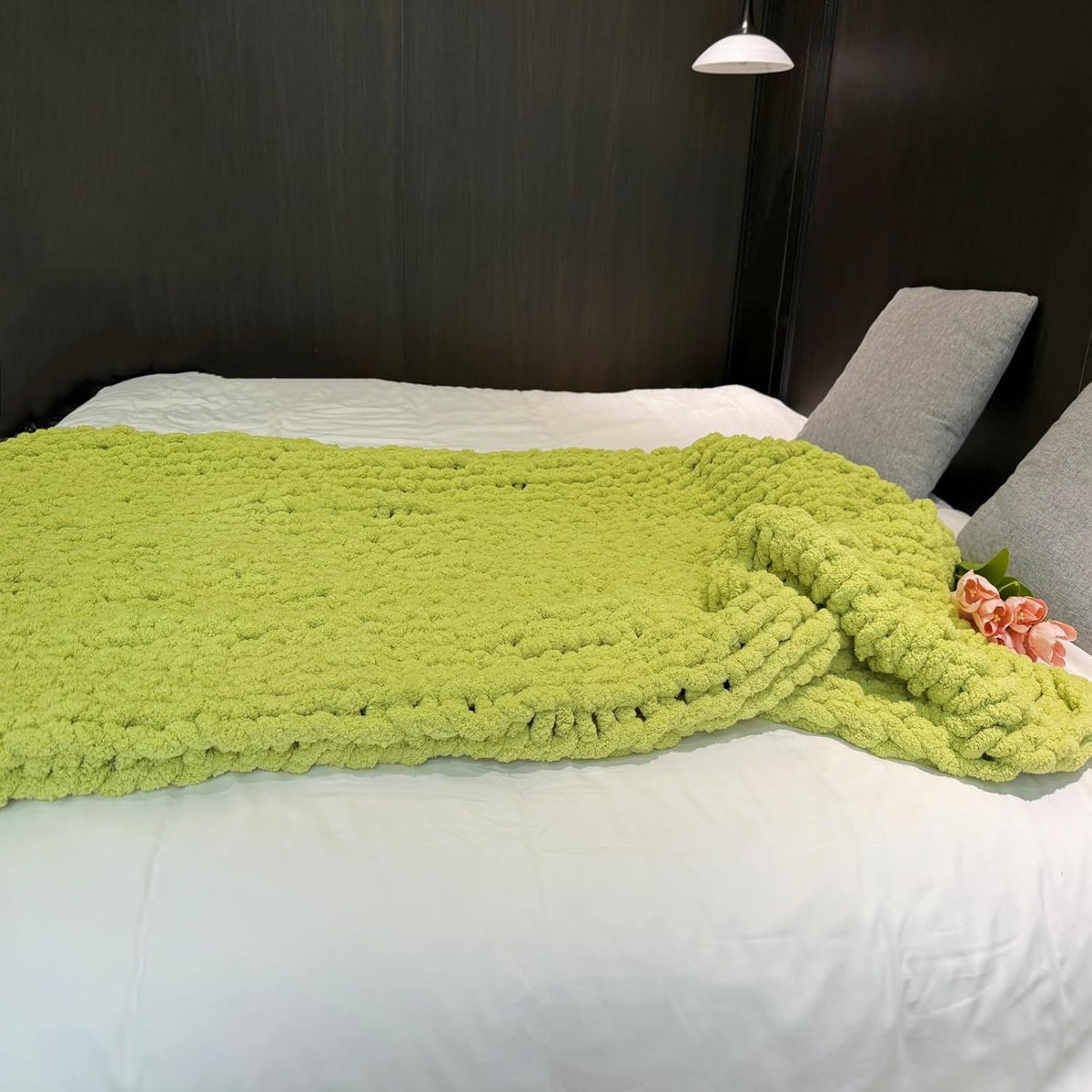 Chunky Knit Blanket Throw 40"x60", Chenille Throw Blankets, Handmade Warm & Cozy Blanket Couch Bed