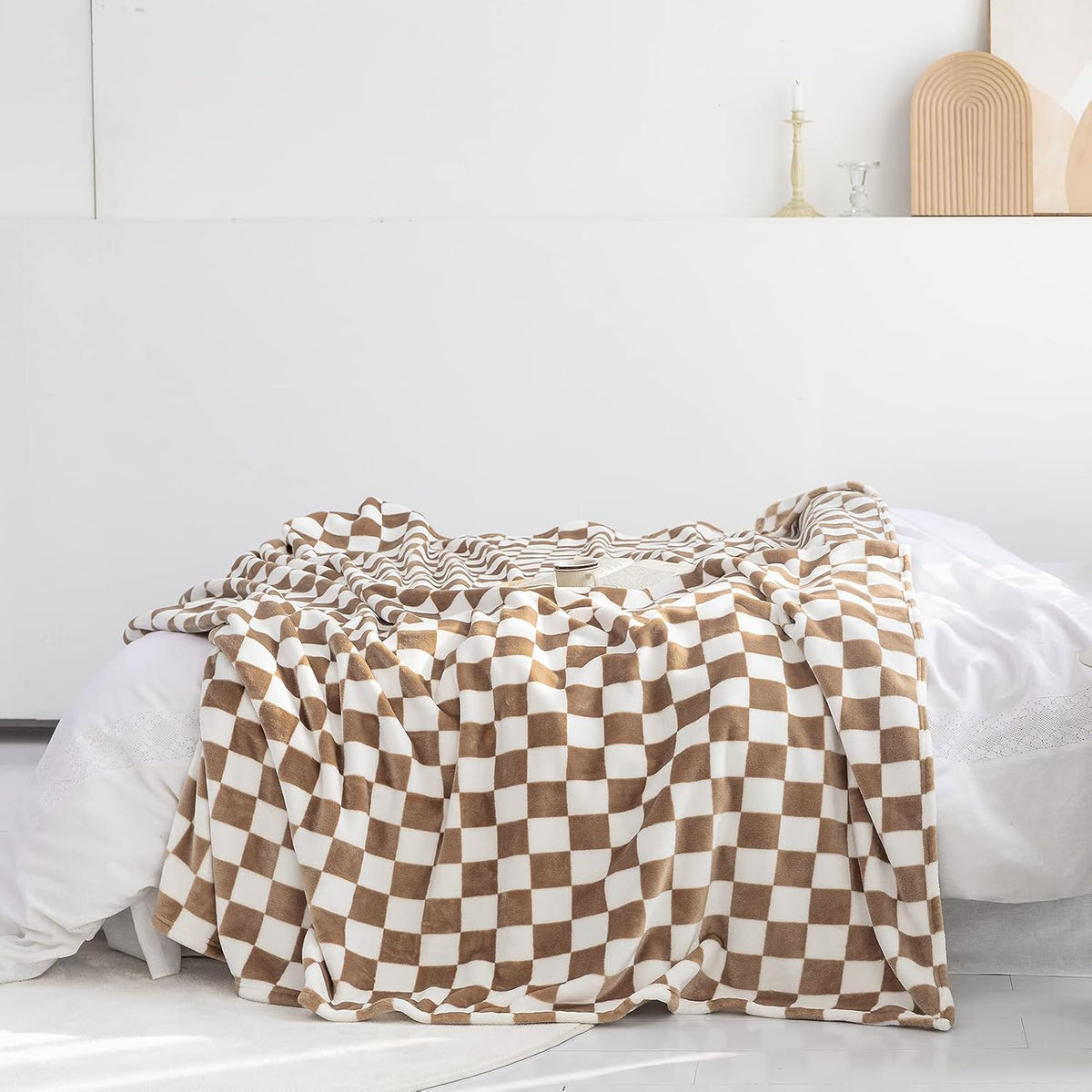 LOMAO Throw Blankets Flannel Blanket with Checkerboard Grid Pattern Soft Throw Blanket for Couch