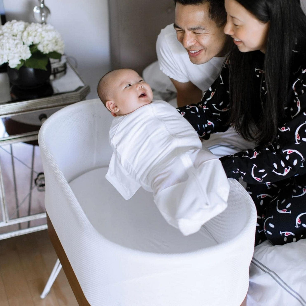 SNOO Smart Sleeper Baby Bassinet - Bedside Crib with Automatic Rocking Motions and Soothing White