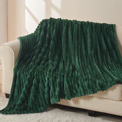 NEWCOSPLAY Super Soft Twin Blanket Dark Green Premium Silky Flannel Fleece 3D Ribbed Jacquard