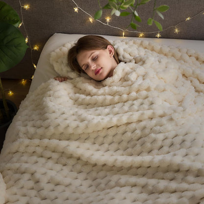 NEWCOSPLAY Super Soft King Blanket Ivory Premium Silky Flannel Fleece 3D Clouds Stylish Jacquard