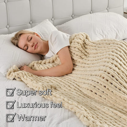 Maetoow Tighter Version Chenille Chunky Knit Blanket Throw （40×50 Inch）, Handmade Warm & Cozy