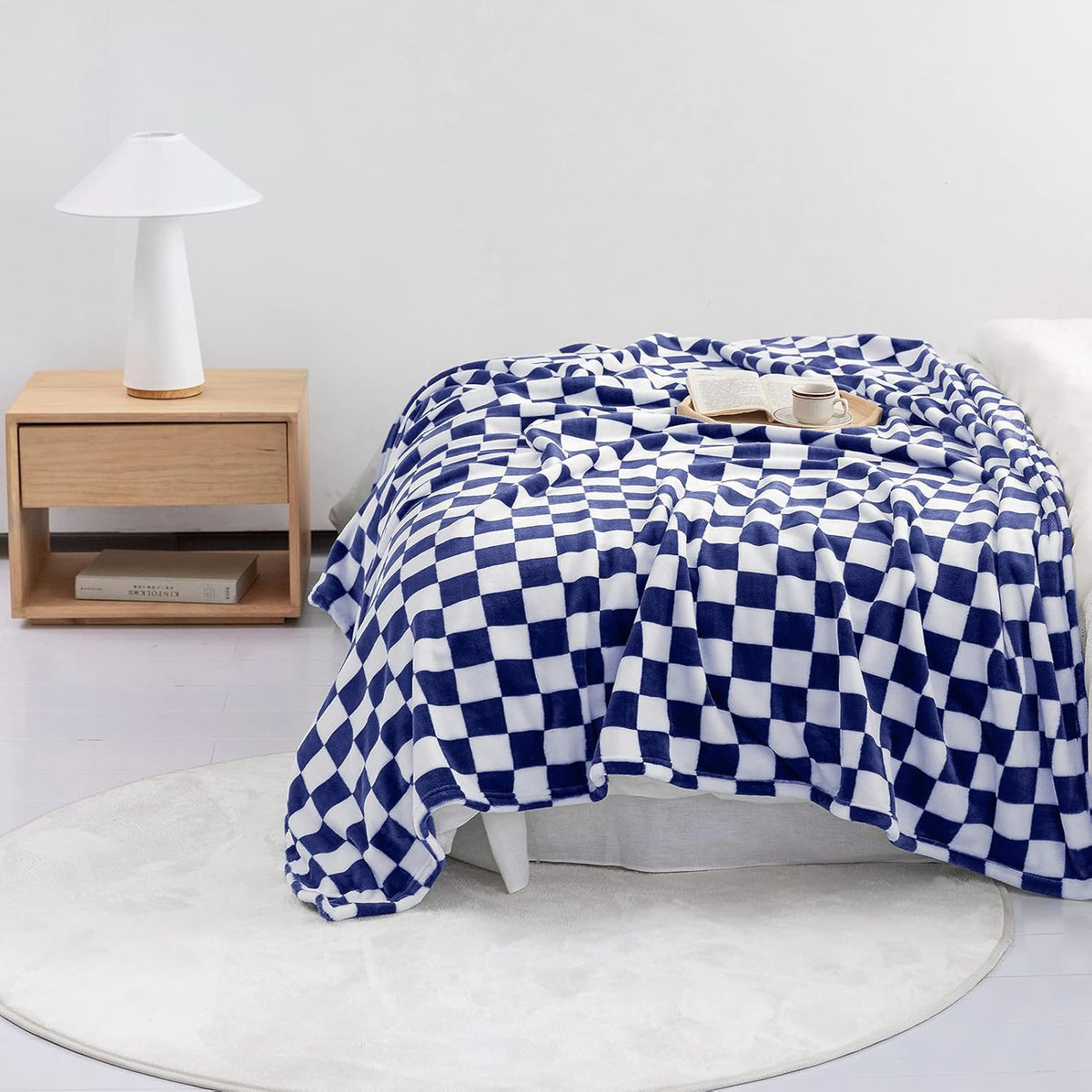 LOMAO Throw Blankets Flannel Blanket with Checkerboard Grid Pattern Soft Throw Blanket for Couch