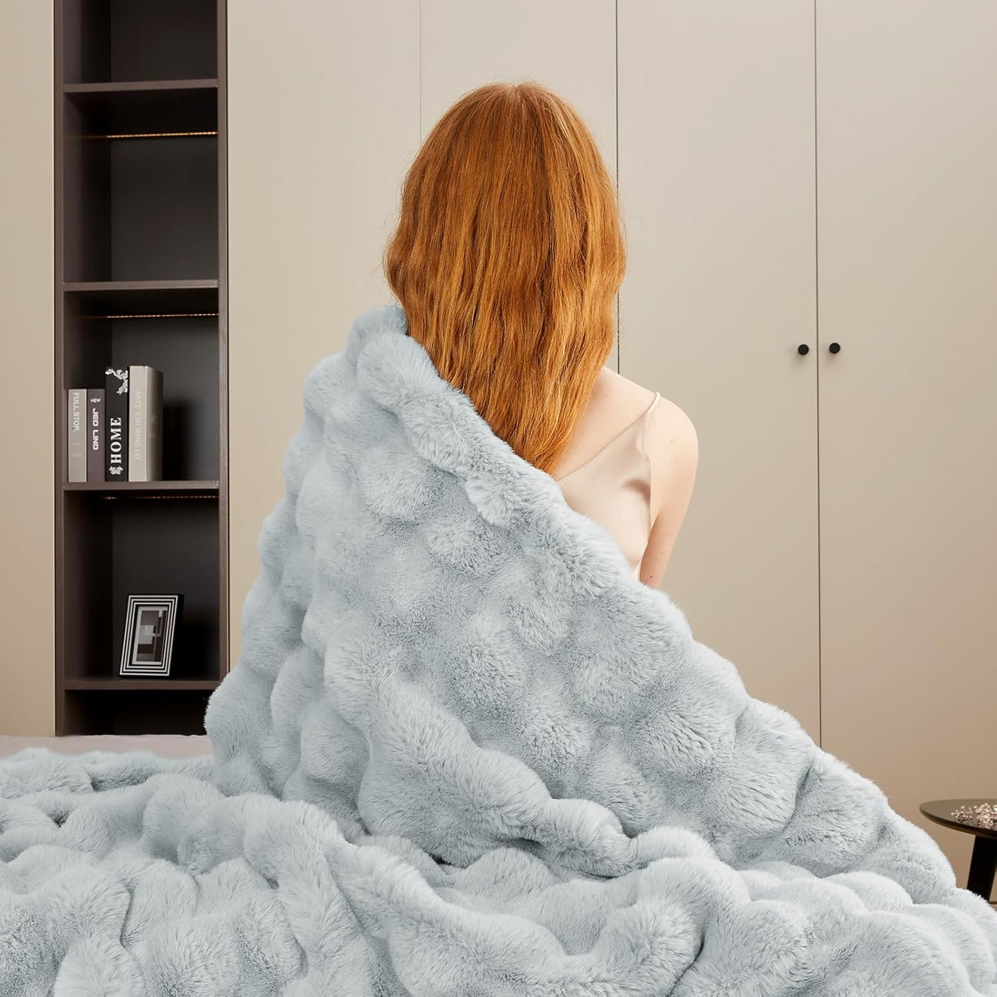Touchat Luxury 1000GSM Faux Rabbit Fur Throw Blanket, Super Heavy Warm Cozy Grey Blankets for Couch