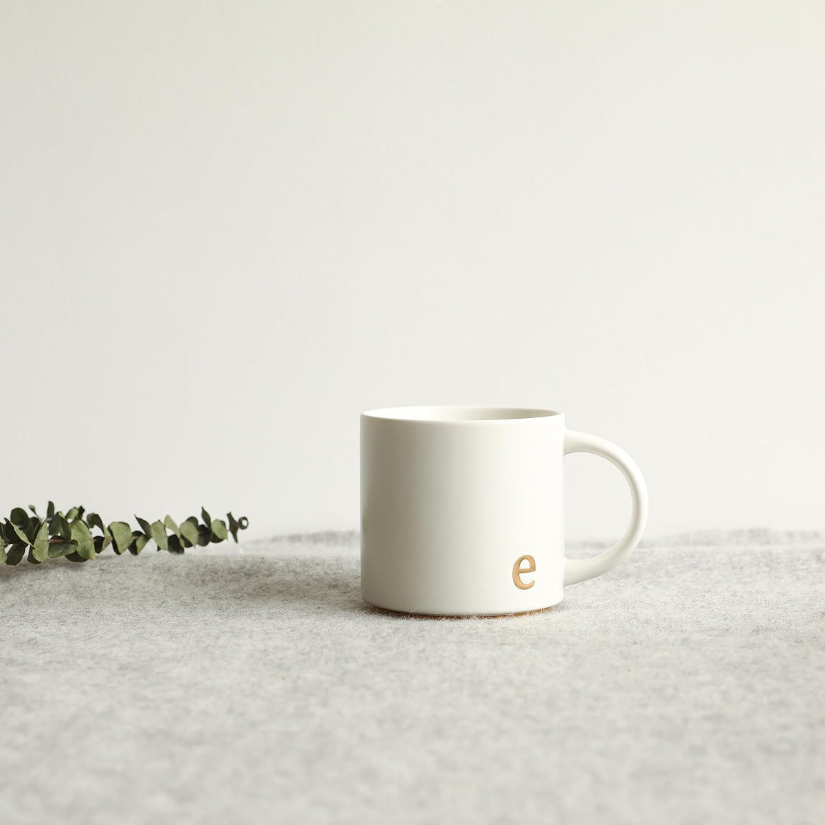 COLLECTIVE HOME - Monogram Ceramic Mugs, 15 oz Golden Initial Coffee Cups, Elegant Alphabet Tea