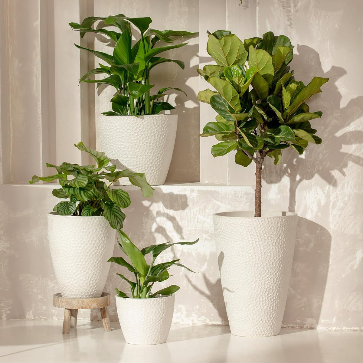 LA JOLIE MUSE 10 Inch Hanging Planters for Indoor Plants, Outdoor Garden Planter Pots, White