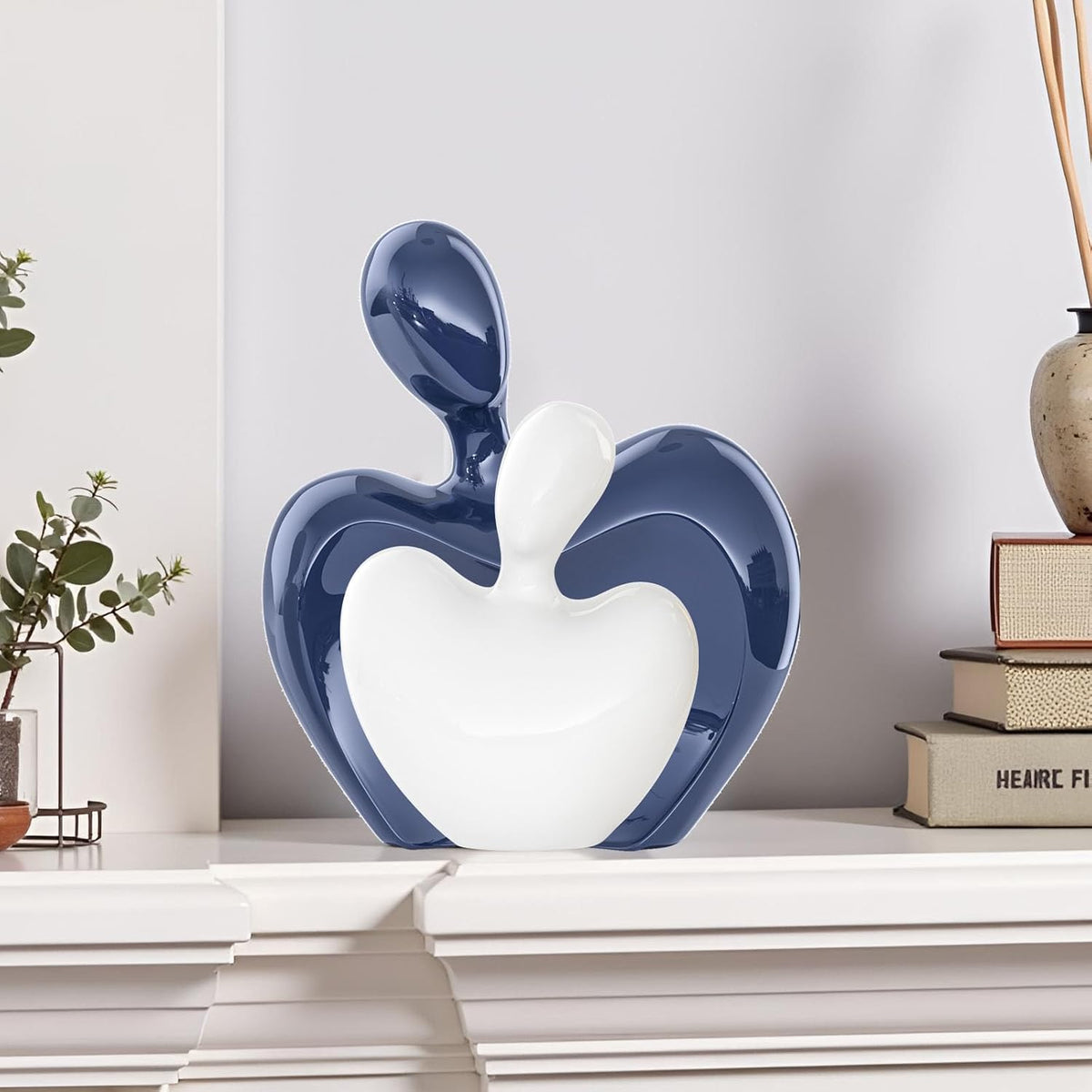XMGZQ Blue and White Ceramic Couple Figurines Home Decor Accent,Wedding Engagement Romantic Gift
