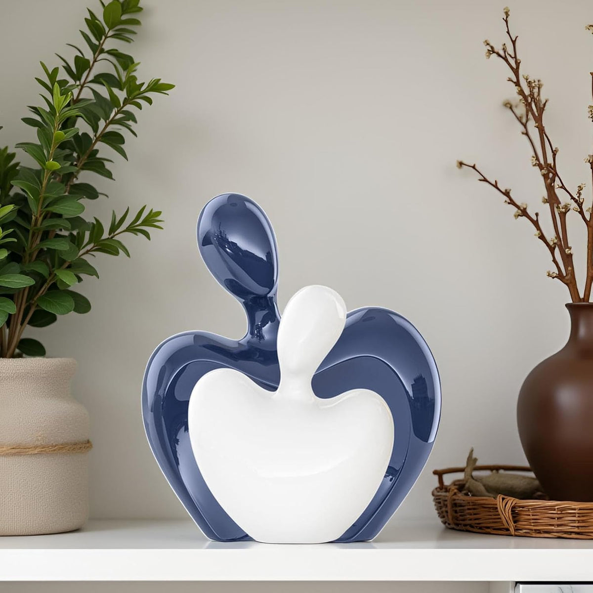 XMGZQ Blue and White Ceramic Couple Figurines Home Decor Accent,Wedding Engagement Romantic Gift