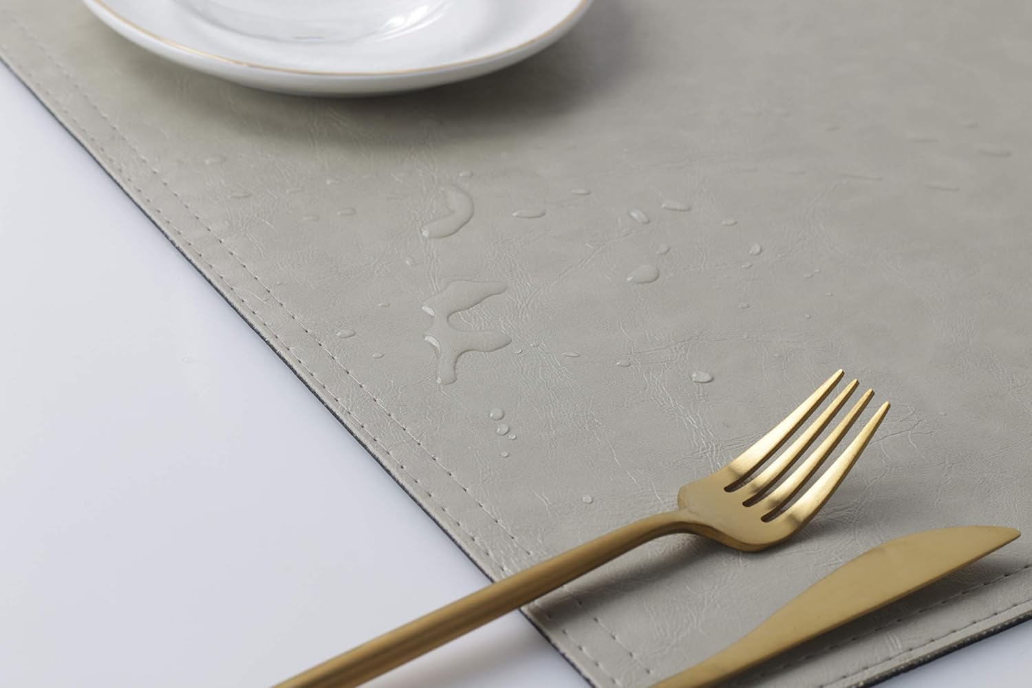 Waterproof PU Placemats, Faux Leather Dining Table Mat, Set of 6, Easy to Wipe Off Scrub Vinyl Mat