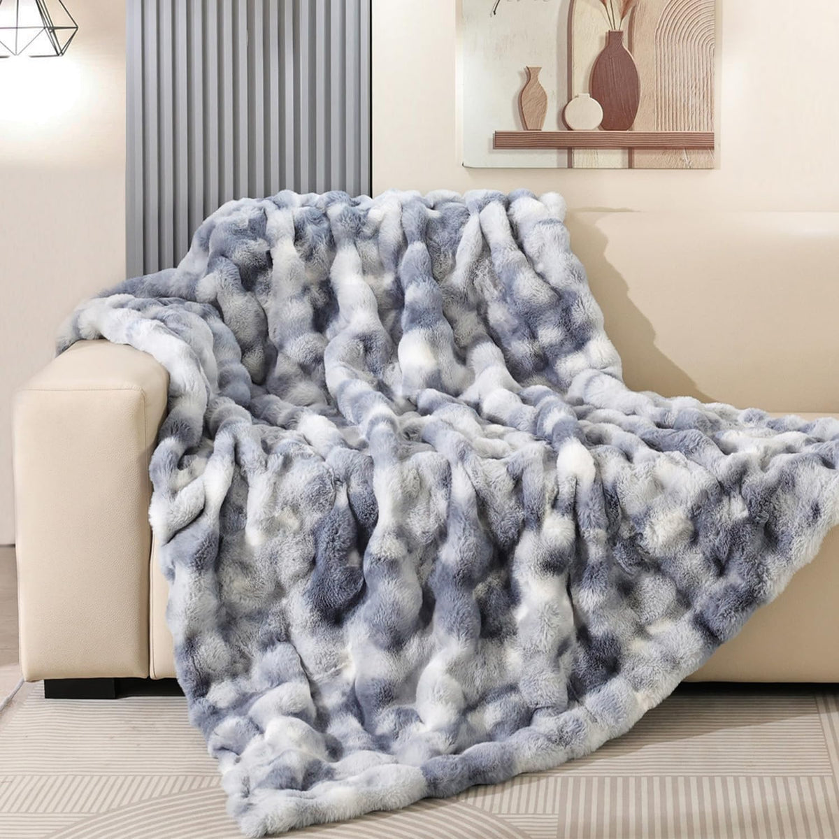 Latepis Faux Fur Fluffy Blanket for Couch, Super Soft Luxury Faux Fur Bubble Plush Thick Warm Cozy