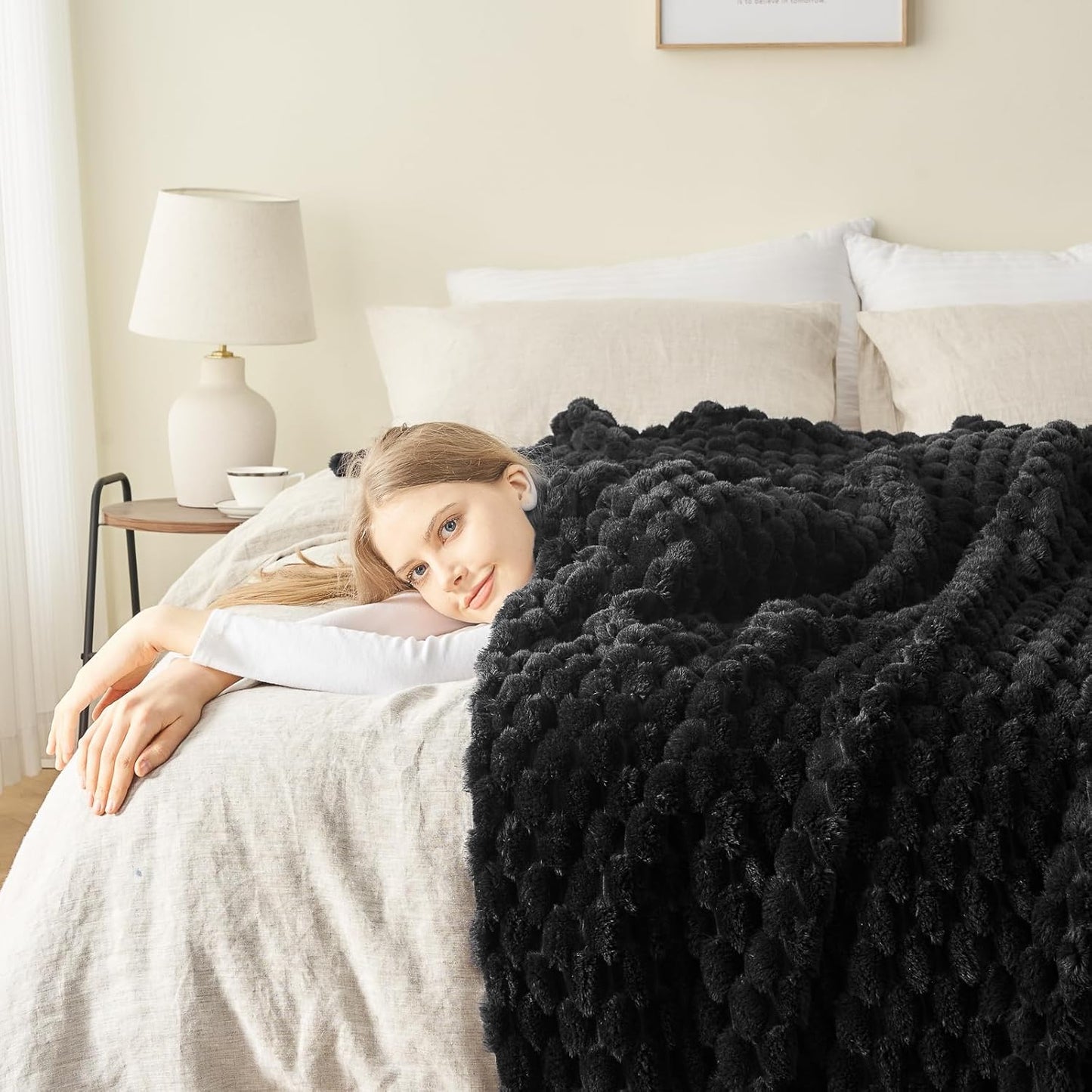 NEWCOSPLAY Super Soft Throw Blanket Black Premium Silky Flannel Fleece 3D Clouds Stylish Jacquard
